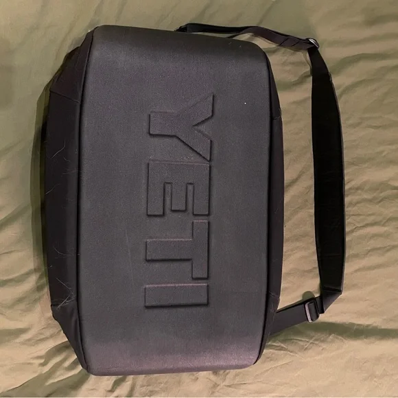 YETI Black Crossroads Duffle bag 40l - Picture 4 of 7